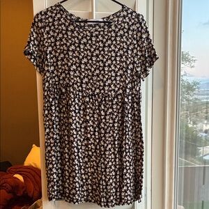 Carly Jean Los Angeles Black Floral Short Sleeve Babydoll Dress